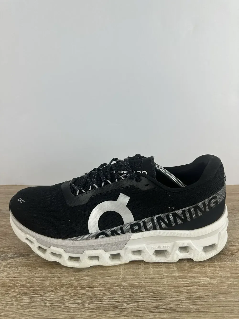 On Running Cloudmonster Men’s Size 12 Black White Running Shoes EU 47 CloudTec